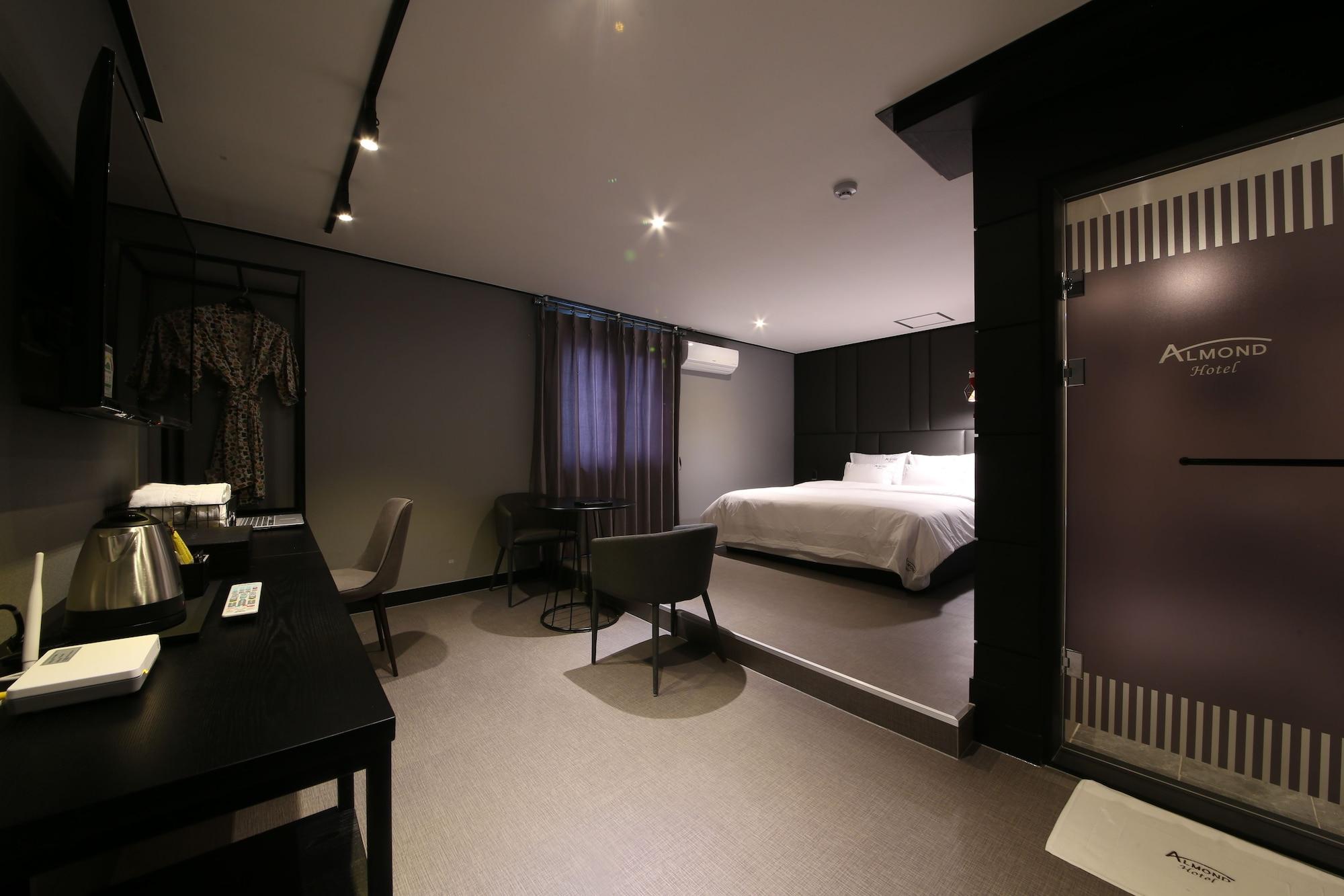 Almond Hotel Gupo Station Pusan Exteriér fotografie